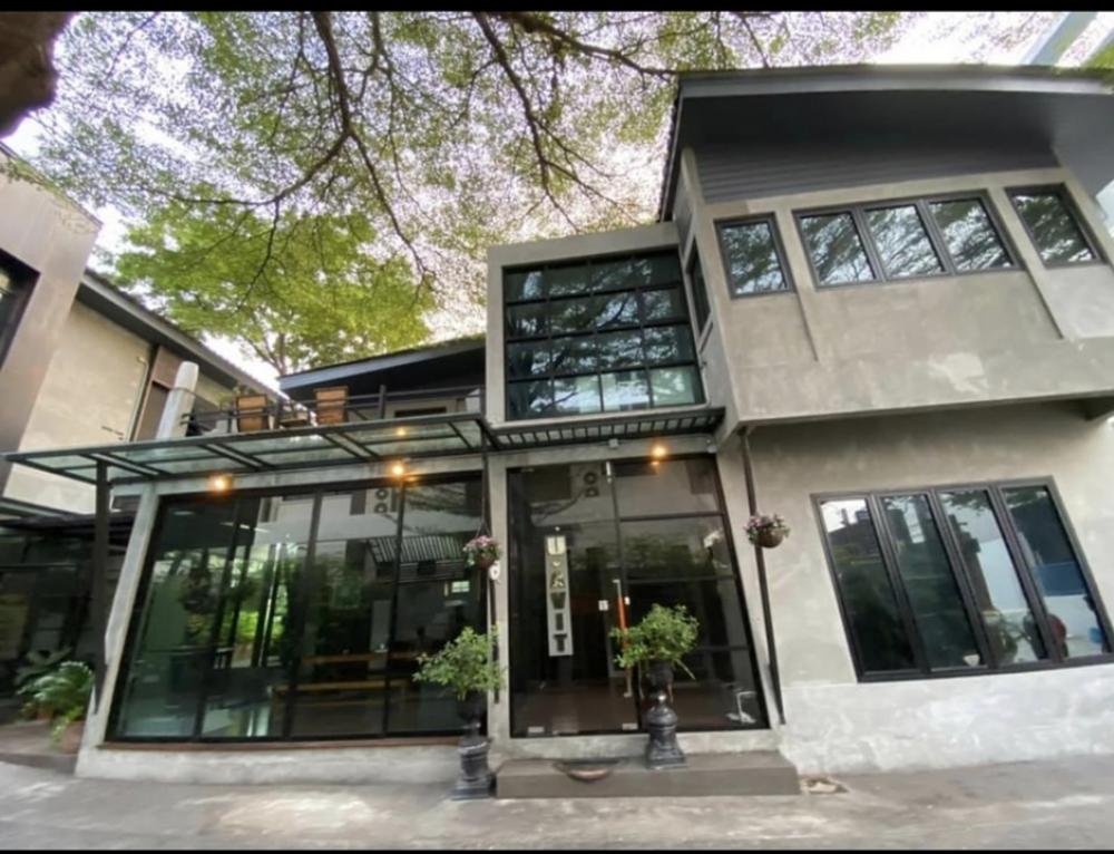 For RentHome OfficeYothinpattana,CDC : Home Office for rent in modern style Soi Yothin Pattana - 2-storey detached house on land 104 sq m. - Living area around 300 sq m. - 7 bedrooms, 4 bathrooms - Living room, office - Kitchen - Parking for 6 cars.