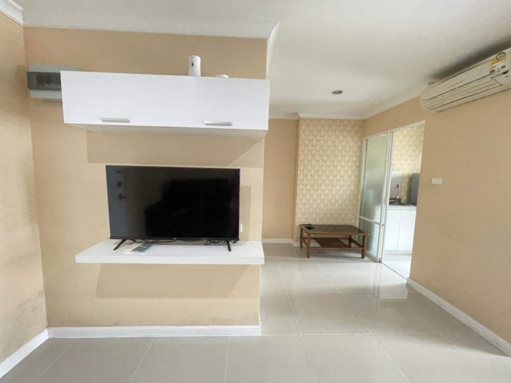ให้เช่าคอนโดพระราม 9 เพชรบุรีตัดใหม่ RCA : Rent Lumpini place rama9Full furniture Tower B.       1 Bed room 1 Living room Size 38 Sqm. 15   floor    View central9 Price 13,000 BahtContract 1 Year Deposit 2 Months Advance 1 Month Tel:  099-0981000. ยู  Agent Line : bkkcondo1Wechat :  bkkcondo1 รายล
