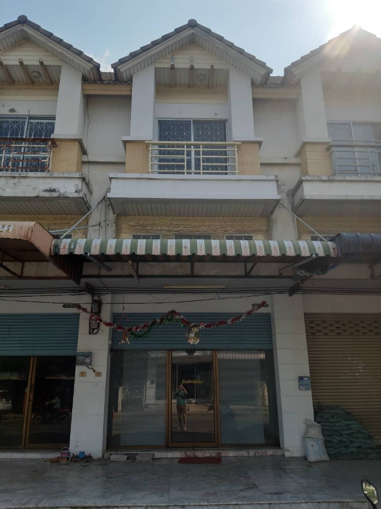 For SaleShop HouseMin Buri, Romklao : Sales commercial building Poonsinh Thani 3