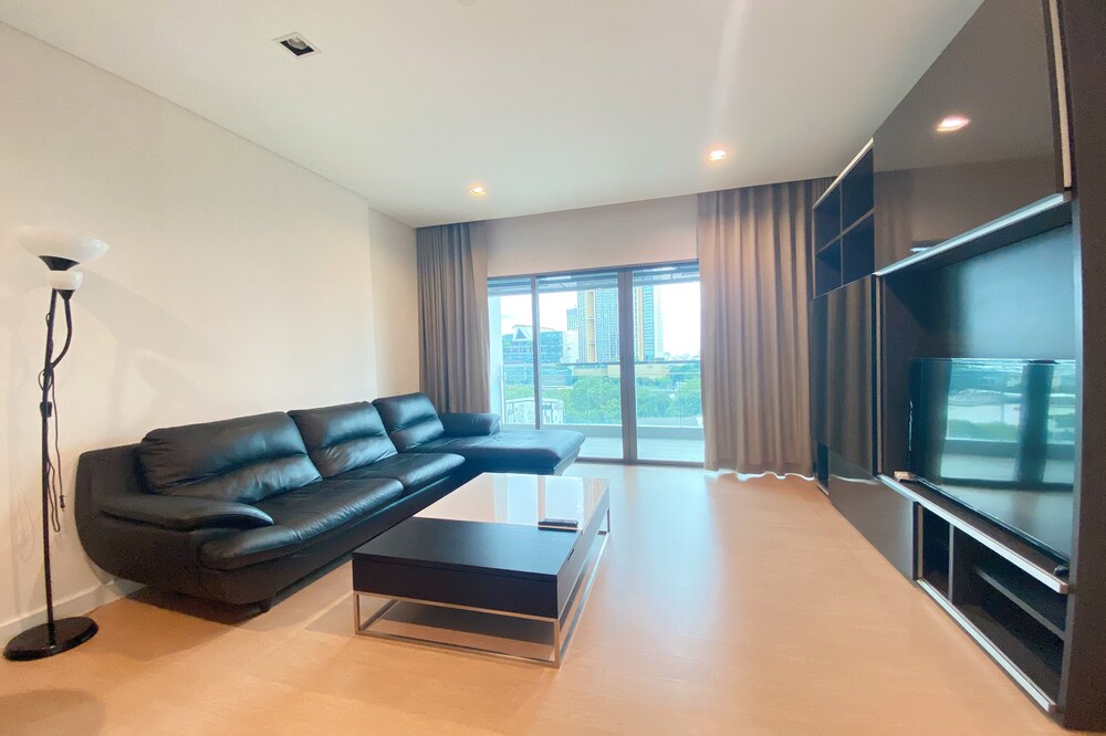 For SaleCondoSathorn, Narathiwat : Code C20221202943.......The Room Charoenkrung 30 for sale, 2 bedroom, 2 bathroom, high floor, furnished, Special Deal!!