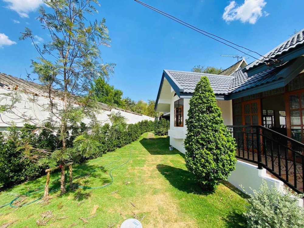 For RentHouseSriracha Laem Chabang Ban Bueng : Renovated detached house, resort style, English garden on the hillside, Sriracha area