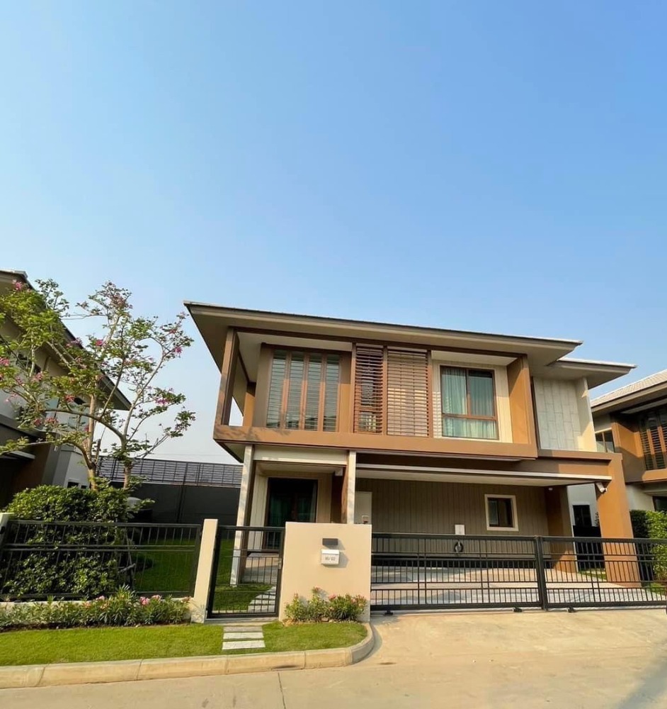 For RentHousePattanakan, Srinakarin : * House for rent Burasiri Krungthep kreetha Krungthep Kreetha (Soi Pracha Ruam Chai), Srinakarin, Suan Luang, Phatthanakan 140,000 baht, 4 bedrooms, 4 bathrooms, 196 sq m.