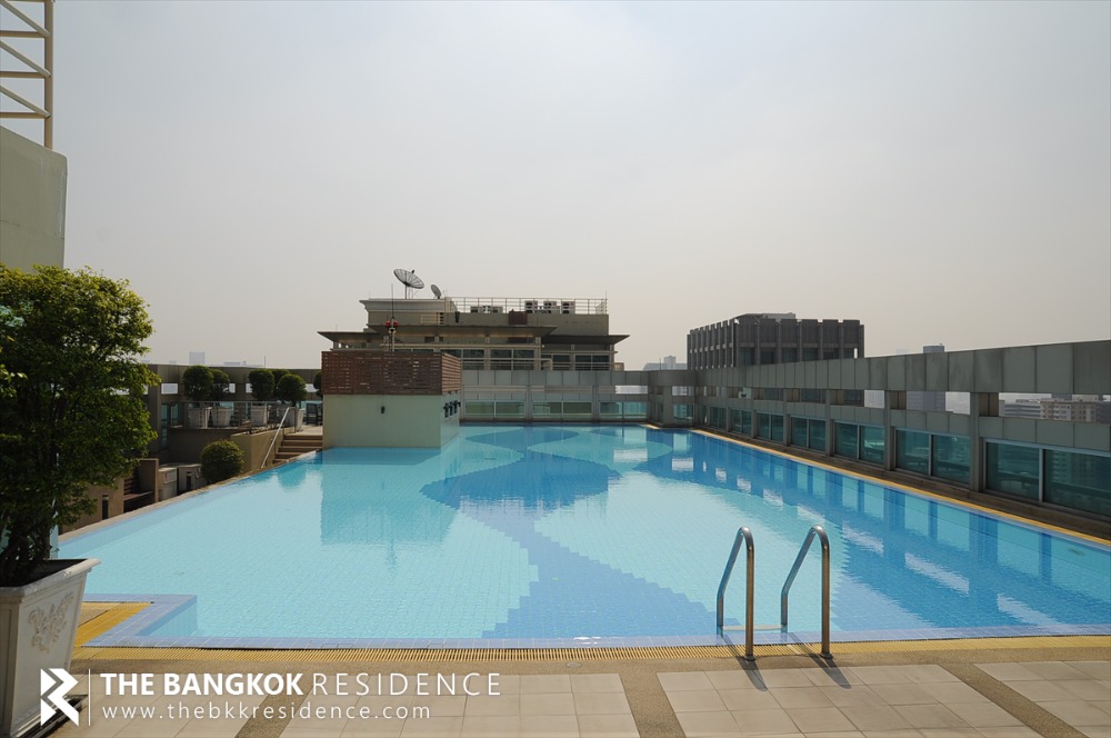 For RentCondoRatchathewi,Phayathai : Baan Klang Krung Siam Pathumwan, family size,  a few steps to BTS Ratchathewi.