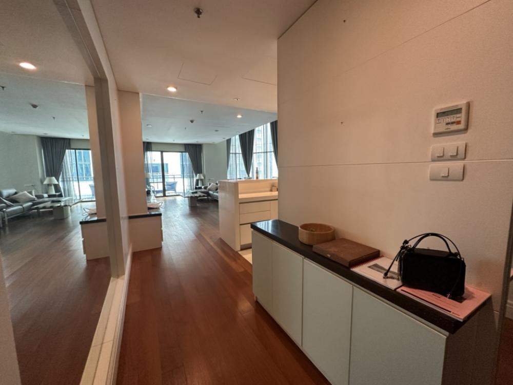 For RentCondoSukhumvit, Asoke, Thonglor : Bright Sukhumvit 24 / 3 bedroom / 180 Sq.m.