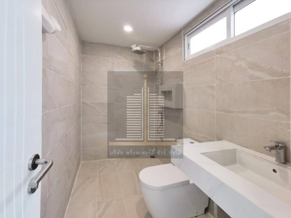 ðĒPORTICO Home Office 5 āļāļąāđāļ āđāļāļāđāļāđāļāļāđāļ§āļĒāļāļēāļāļāļĩāđāļāļāđ āđāļāļāļāđāļ§āļĒāļāļ§āļēāļĄāļŦāļĢāļđāļŦāļĢāļē āļāļāļāļģāđāļĨāļĻāļąāļāļĒāļ āļēāļāļŠāļļāļāļļāļĄāļ§āļīāļ 77 āļĄāļĩāļāļ·āđāļāļāļĩāđāļĢāļ°āđāļāļĩāļĒāļāđāļāļāļāļāļĢāļ°āļŠāļāļāđāļāļāļēāļāđāļŦāļāđ, āļĄāļĩāļĨāļīāļāļāđāđāļĨāļ°āļĄāļĩ Sky Terrace āļāļļāļāļŦāđāļāļāļĄāļĩāļāļ§āļēāļĄāđāļāļĢāđāļāļŠāļāļēāļĒ, āļāļĢāđāļāļĄāļŦāļāđāļēāļāđāļēāļāļĢāļąāļāļŠāļēāļĒāļĨāļĄāđāļĨāļ°āđāļŠāļāđāļāļ Loading...