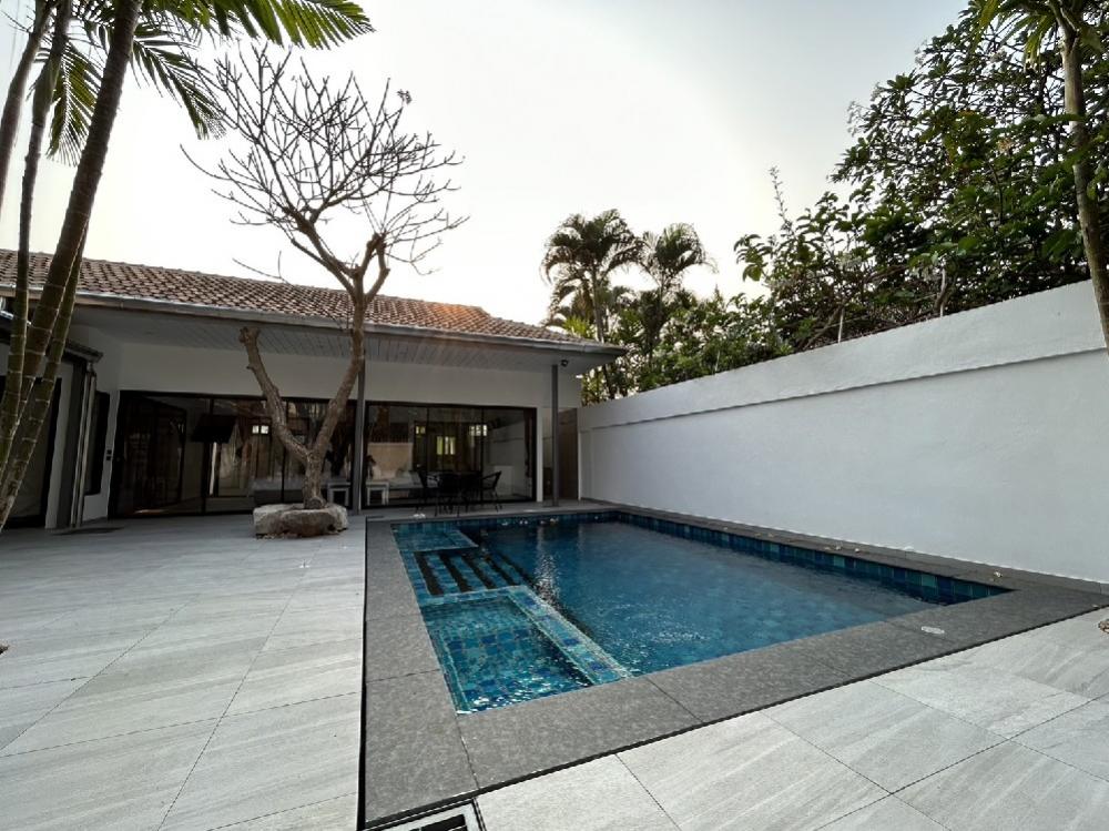 For RentHousePattaya, Bangsaen, Chonburi : Pool Villa Pratamnak for Rent!!! 6 bed