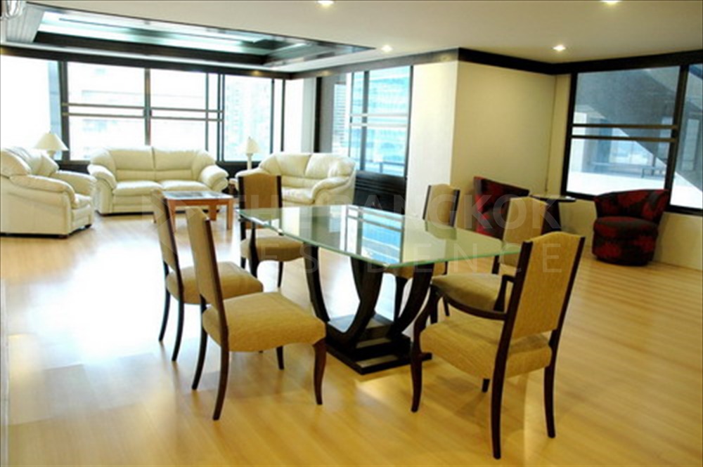 ให้เช่าคอนโดสุขุมวิท อโศก ทองหล่อ : ให้เช่า ASOKE TOWER เพียง 35,000 บาท 3 ห้องนอน 2 ห้องน้ำ ห้องชั้นสูง พื้นที่ 150 ตรม. เฟอร์ครบพร้อมอยู่ ติดต่อ 062 828 5146