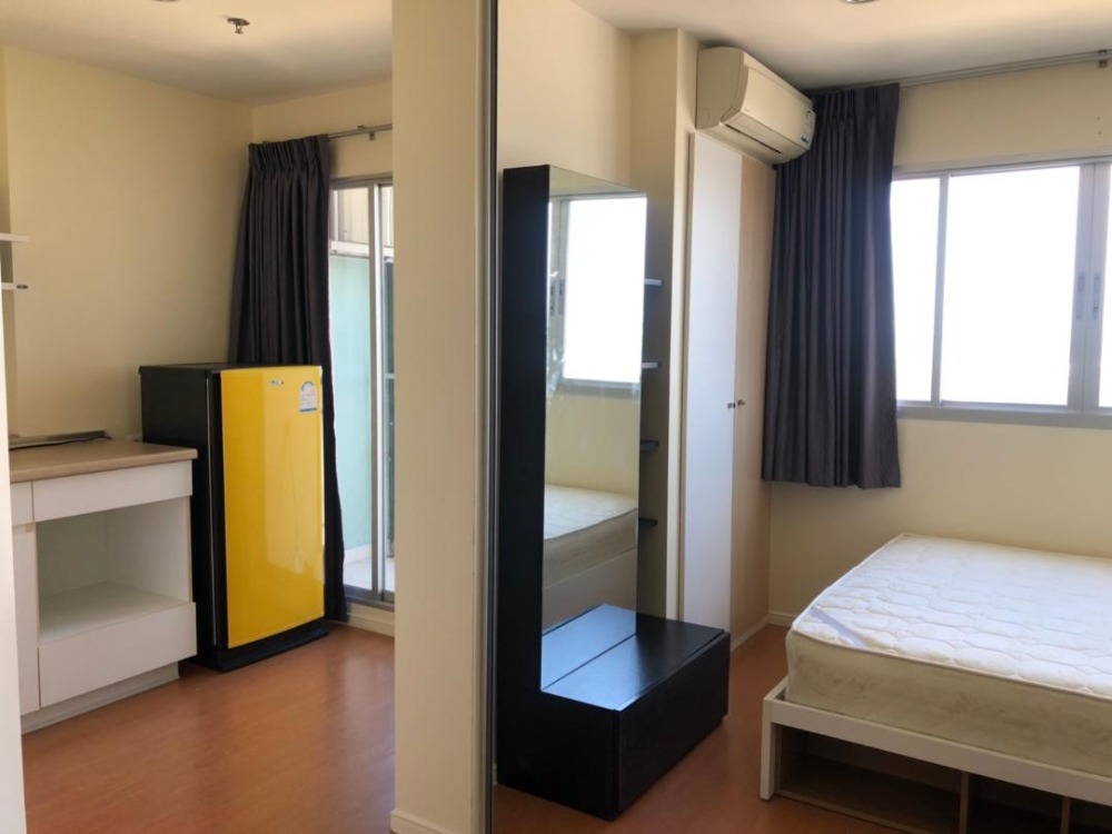 Lumpini Condo near Bangkok Pattaya Hospital, Dusit College, Banglamung Hospital, 23rd floor, north side, no sun, not hot when living there, can move in immediately. Call 099 405 5324. Loading...