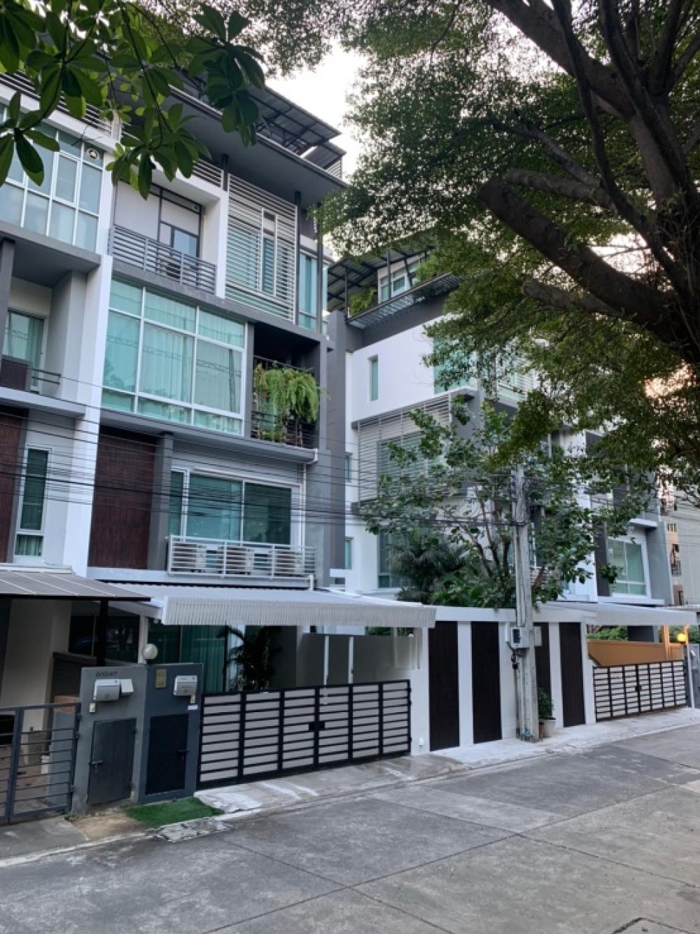 ขายทาวน์โฮมรัชดา ห้วยขวาง : ☀️Home office บีสแควร์ พระราม9-เหม่งจ๋าย (แสนสิริ)  90ตร.วา พร้อมสระส่วนตัว🌊ซอยสหการประมูล เลียบทางด่วนเอกมัย-รามอินทรา☀️