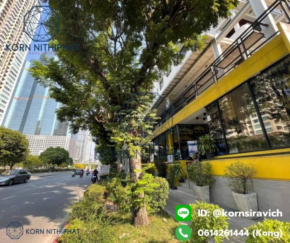 For RentRetail SpaceSathorn, Narathiwat : Space for rent to make a restaurant on the 1st floor, Narathiwat Ratchanakarin - Sathorn Road, with parking spaces for monthly rent, suitable for cafes, restaurants, bars, hair salons, nail salons.