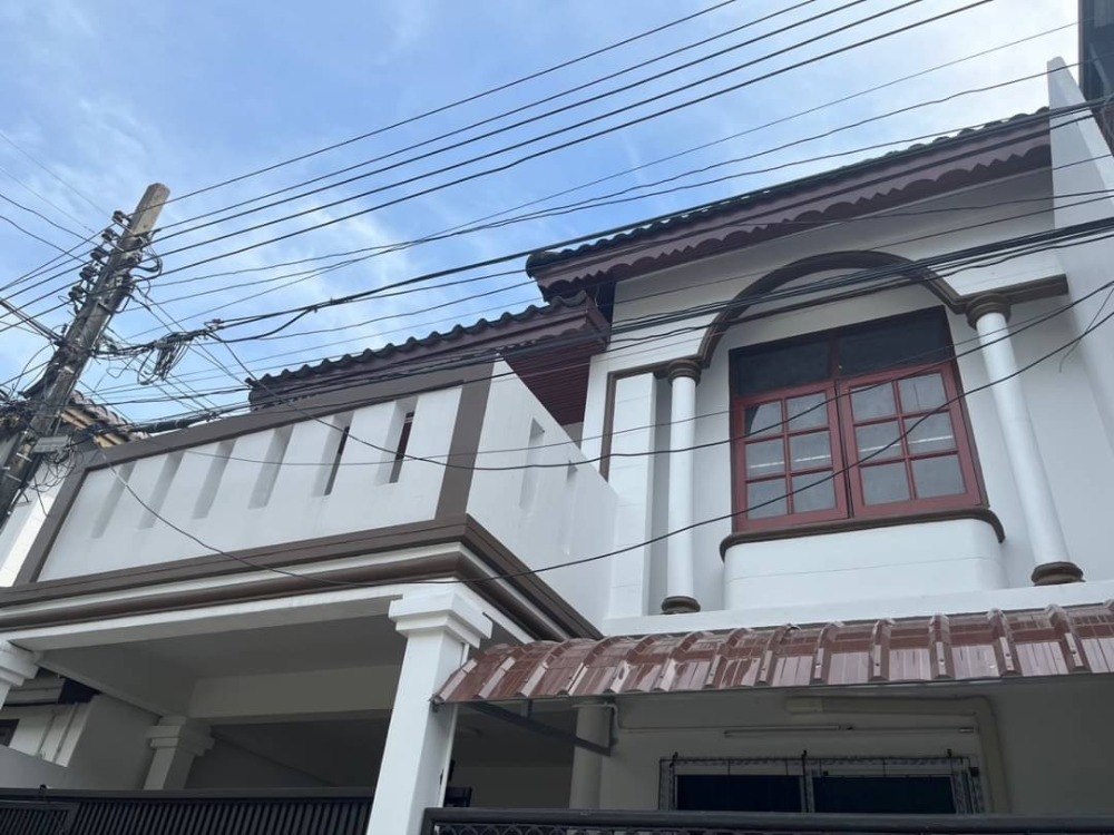 ให้เช่าทาวน์โฮมรัชดา ห้วยขวาง : HK0044😊 For RENT ให้เช่าทาวน์เฮ้าส์ 2 ชั้น,🚪5 ห้องนอน🚄ใกล้ MRT ห้วยขวาง🏢ห้วยขวาง🔔พื้นที่บ้าน:22.00ตร.วา🔔พื้นที่ใช้สอย:230.00ตร.ม.💲เช่า:40,000฿📞O96-9614163✅LineID:@sureresidence