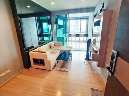 ให้เช่าคอนโดสาทร นราธิวาส : Rhythm Sathorn 45sqm Fully Furnished ว่างพร้อมให้เช่า