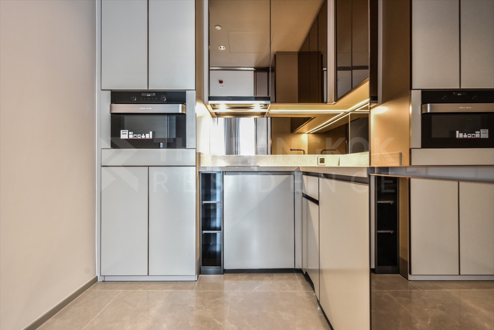 ให้เช่าคอนโดสาทร นราธิวาส : New Super Luxury Condo the Reserve Sathorn 1Bed 49.85 sq.m. 0968516616