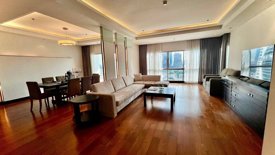 ให้เช่าคอนโดวิทยุ ชิดลม หลังสวน : For Rent 4 Bedrooms Royal Residence Park