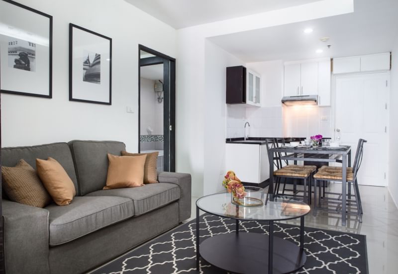For RentCondoOnnut, Udomsuk : [ Waterford sukhumvit50 ] 2 bedroom 1 bathroom Size : 58 Sqm.