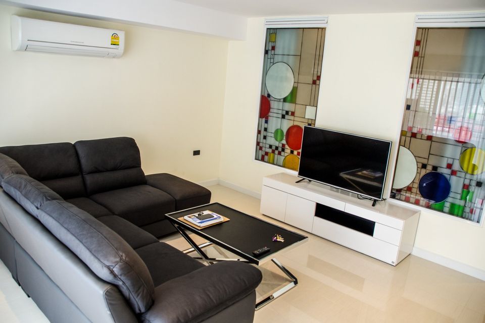 For RentCondoSilom, Saladaeng, Bangrak : For Rent 1 Bedroom Condo Diamond Tower BTS Chong Nonsi