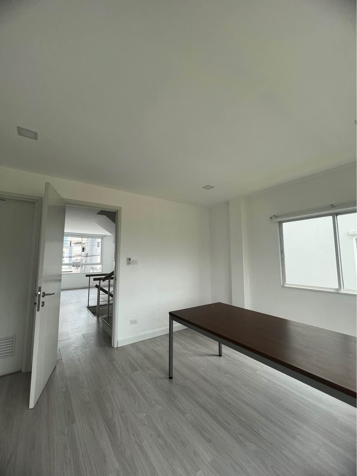 For RentTownhomeNawamin, Ramindra : For rent, TH 3 floors, Rk Park Watcharapol-Sai Mai project. Usable area 180 sq m. The project is on the road, ready to move in, suitable for office, office and residence.