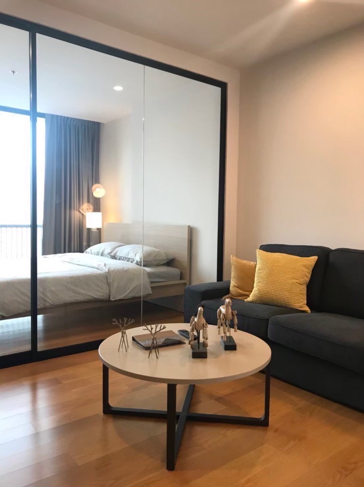 For RentCondoSathorn, Narathiwat : Condo For Rent! - Noble Revo Silom, beautiful room, convenient transportation, near BTS Surasak.