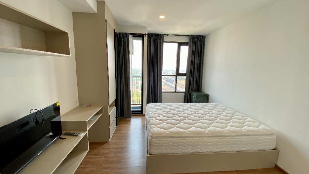 For RentCondoMin Buri, Romklao : New condo for rent at Minburi Romklao, The Origin Ram 209 Interchange, the most advanced facilities condo, 24th floor, the most exciting rental price!