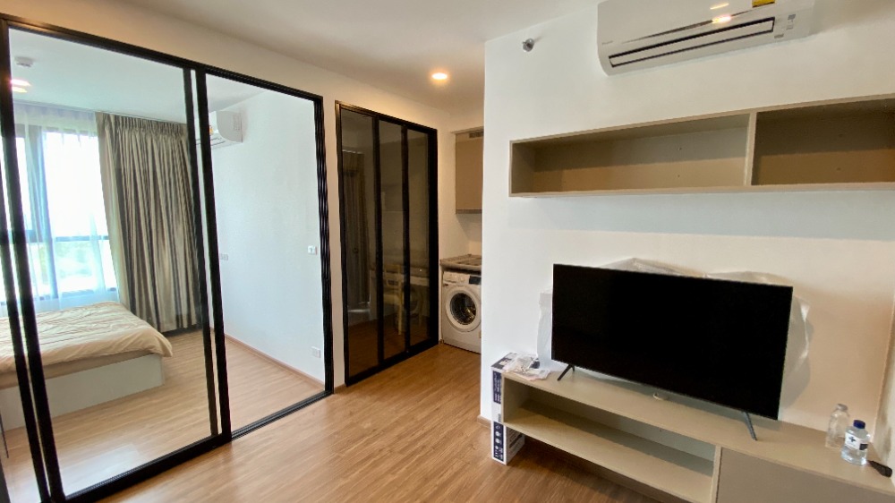For RentCondoMin Buri, Romklao : New condo for rent at Minburi Romklao, The Origin Ram 209 Interchange, the most advanced facilities at common area, very worthy, 10th floor, 1 bedroom plus like 2 bedrooms, corner room