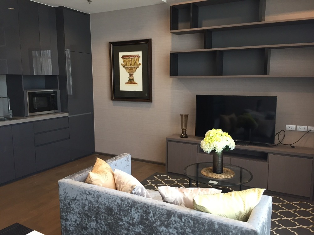 ให้เช่าคอนโดสาทร นราธิวาส : Diplomat Sathorn 52 sqm Fully furnished ติด bts Surasak  ห้องสวยให้เช่า 45,000