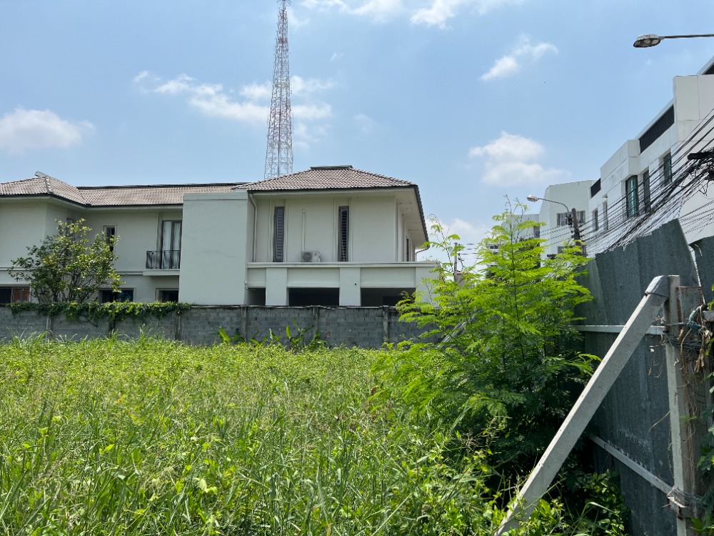For SaleLandRatchadapisek, Huaikwang, Suttisan : Land Phahonyothin 14 / 200 Sqw (For Sale), Land Phahonyothin 14 / 200 Sqw (FOR SALE) NUB503