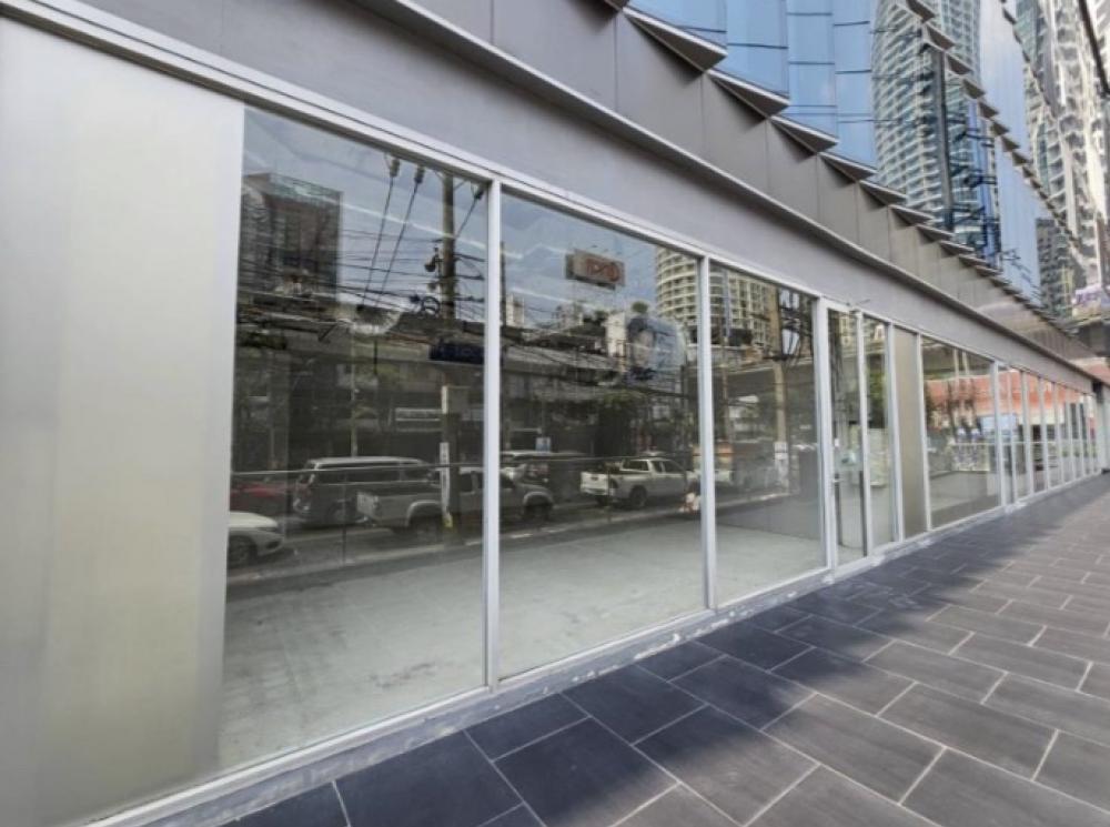 For RentRetail SpaceOnnut, Udomsuk : Space for rent for business @BTS Phra Khanong station, good location, with parking