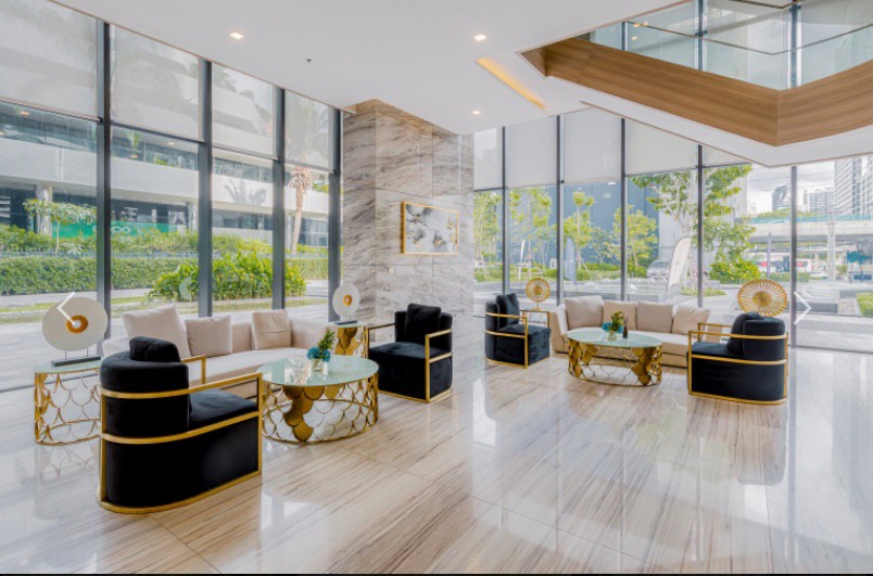 For SaleCondoRama9, Petchburi, RCA : One 9 Five Condo for SALE  Studio 28 sqm. Location : Rama 9  Selling Price :  4,450,000 Baht