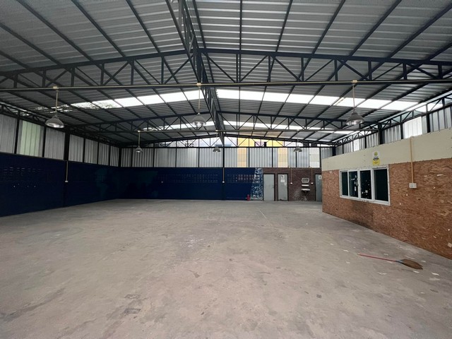 For RentWarehouseSeri Thai, Ramkhamhaeng Nida : BS1114 Warehouse for rent, usable area 450 sq m., Ramkhamhaeng area Near The Mall Bangkapi suitable for distribution center