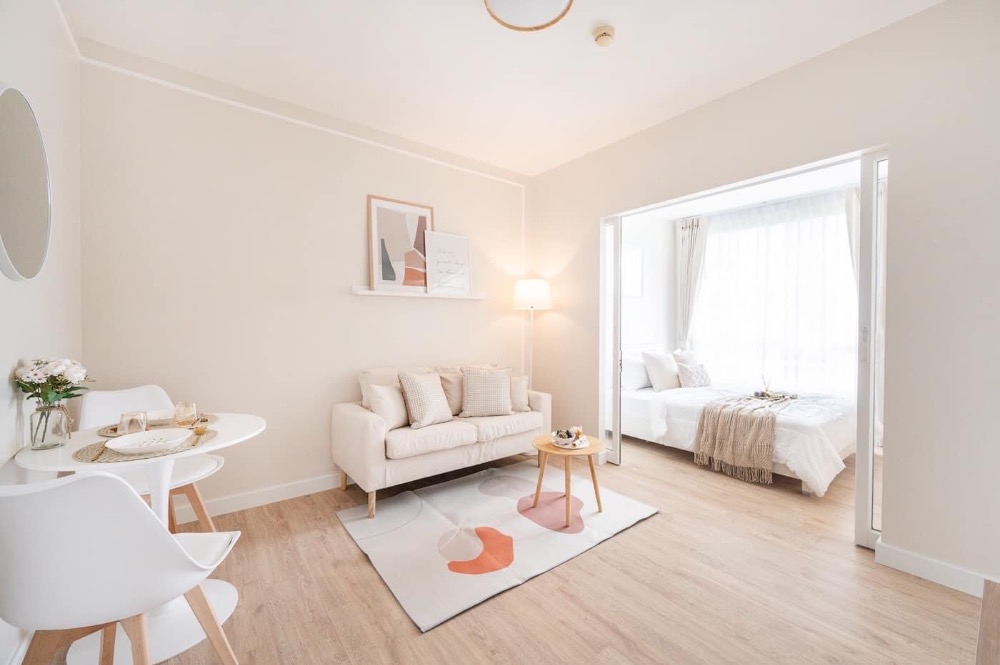 For SaleCondoRatchadapisek, Huaikwang, Suttisan : 𝙁𝙍𝙀𝙀 every piece || near 𝙈𝙍𝙏 Huai Khwang start 𝟲,𝙭𝙭𝙭 big room, spacious kitchen, next to the balcony, fully built-in, beautiful on the cover, this room is worth it.