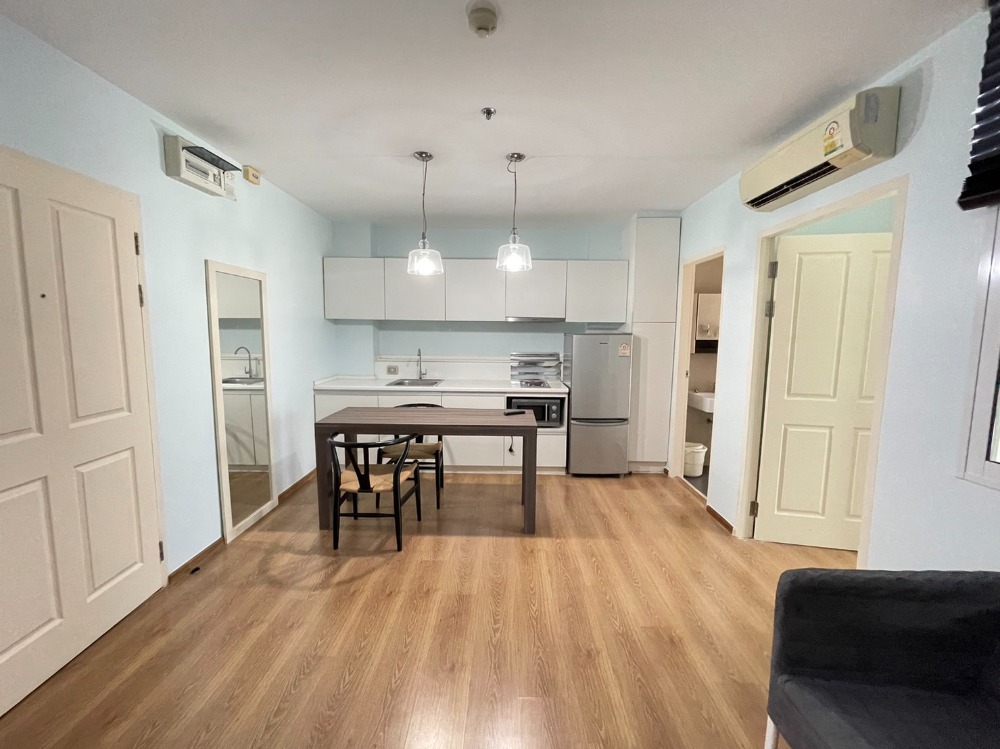 For RentCondoLadprao, Central Ladprao : Sym Vipa Ladprao, beautiful condo near the office building newly painted room The price can be reduced if you dont take the parking space.