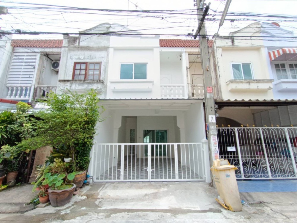 For SaleTownhomeVipawadee, Don Mueang, Lak Si : S2572 2-story townhouse for sale, Natthakarn Village, Saphan Mai, newly renovated, ready to move in.