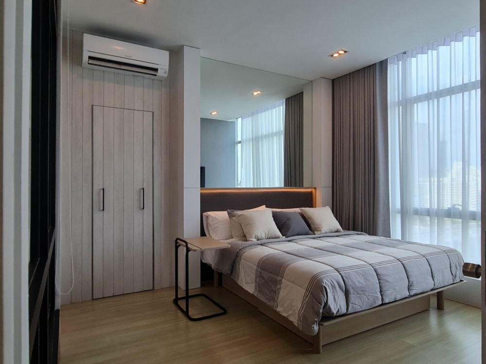 ให้เช่าคอนโดวงเวียนใหญ่ เจริญนคร : High floor river view with balcony, furniture, electrical appliances, for rent 28,000 baht