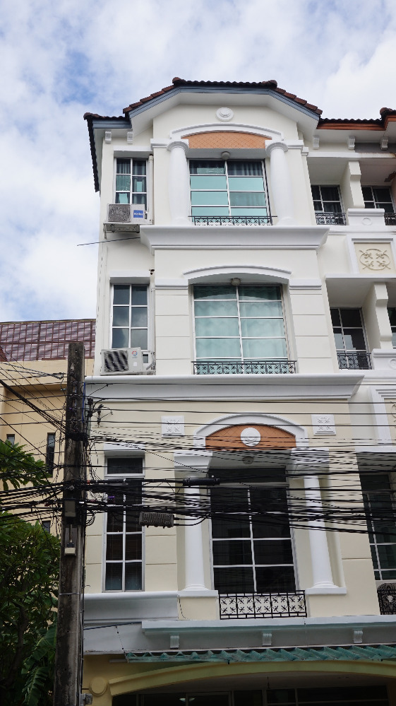 ให้เช่าทาวน์โฮมเลียบทางด่วนรามอินทรา : ให้เช่า ทาวน์โฮม4ชั้นหลังริม บ้านกลางเมือง ลาดพร้าว-พระราม9 ใกล้ทาวน์อินทาวน์
