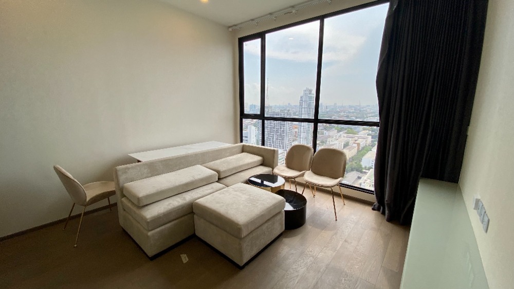 For RentCondoRatchathewi,Phayathai : Luxury condo for rent on Phayathai, Park Origin Phayathai, very new room, 2 bedrooms, 2 bathrooms, 28th floor