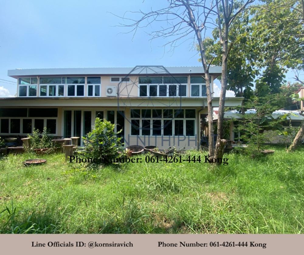 For RentRetail SpaceOnnut, Udomsuk : House for rent for business, Soi On Nut, parking for 6 cars+, there is a garden area around the house, suitable for cafes, spas, restaurants.