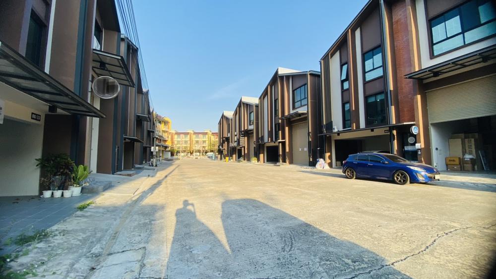 ขายโกดังพุทธมณฑล ศาลายา : กู้แบงค์ ได้เต็ม 100% Sale!!! ส่วนลด 1,000,000 บาท Warehouse โฮมออฟฟิศ/โกดังสินค้า ไชน่าทาวน์ศาลายา ขนาด 80 ตรว. พื้นที่ใช้สอย  450 ตรม. ติดถนนสาย พุทธมณฑล-ศาลายาติดมหาลัยมหิดล  *ส่วนลด ภายในวันนี้- 31 มีค.68 นี้