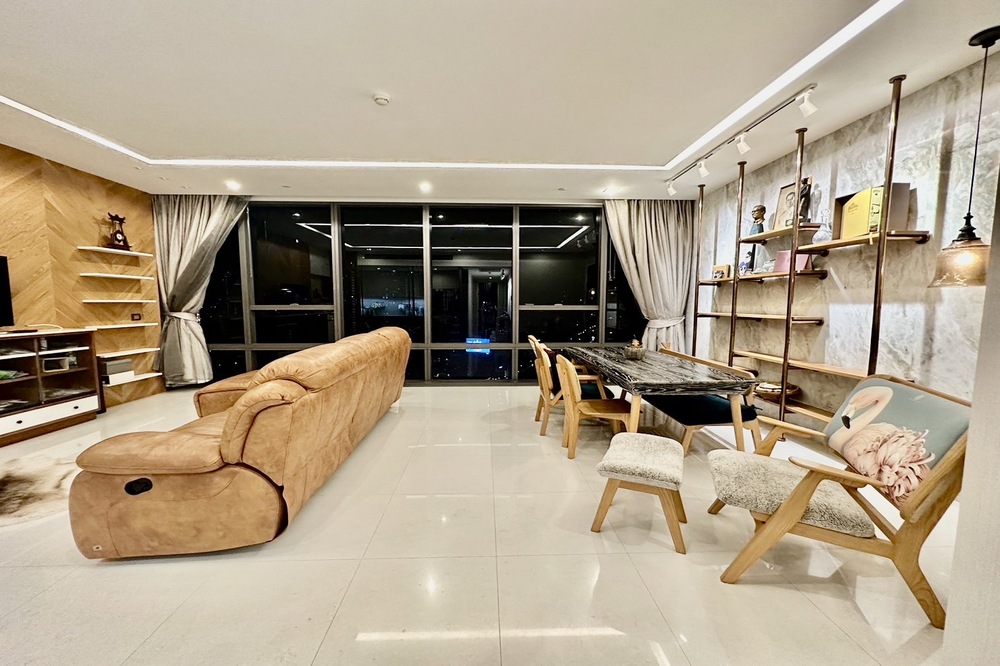 For RentCondoSathorn, Narathiwat : Code C20230500006....The Bangkok Sathorn to rent, 2 bedroom, 2 bathroom , high floor, furnished, ready to move in