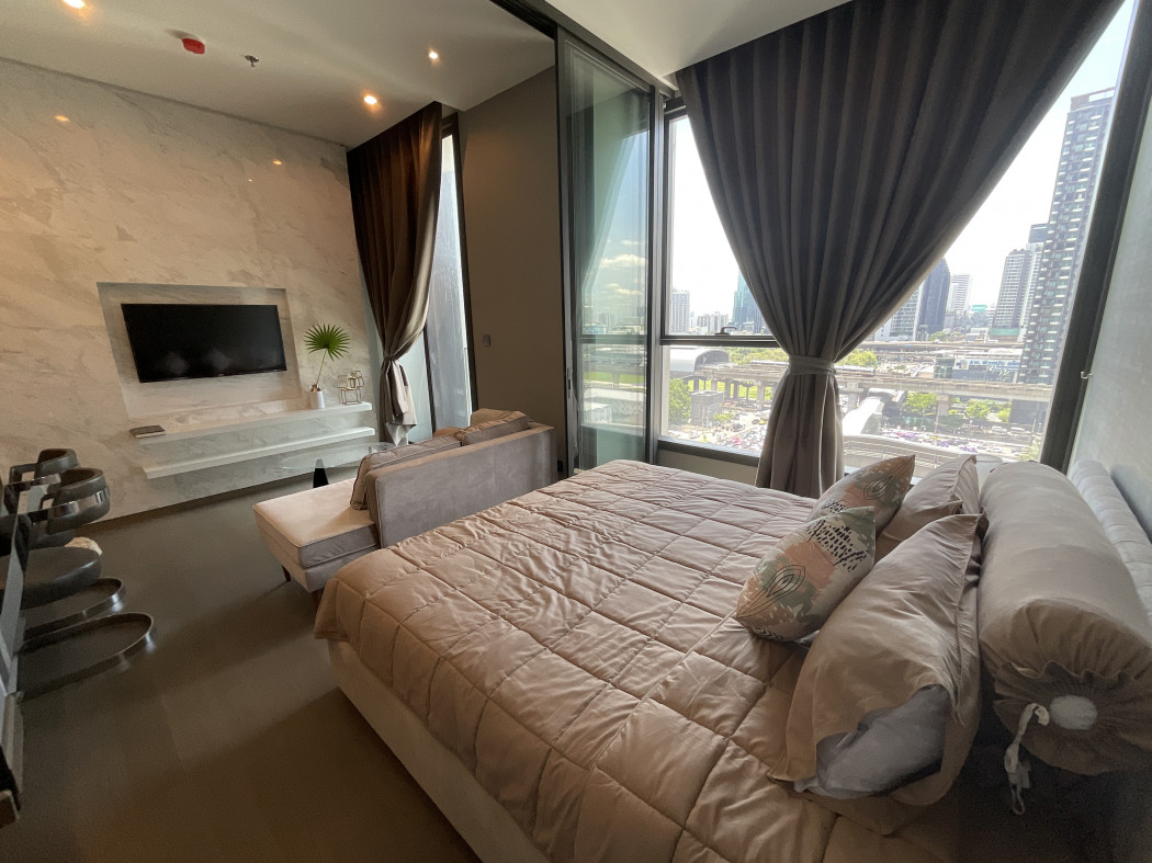 For RentCondoRama9, Petchburi, RCA : Condo for rent, 1 bedroom, The Esse at Singha Complex, 35 sq m. Luxury, city view, next to MRT