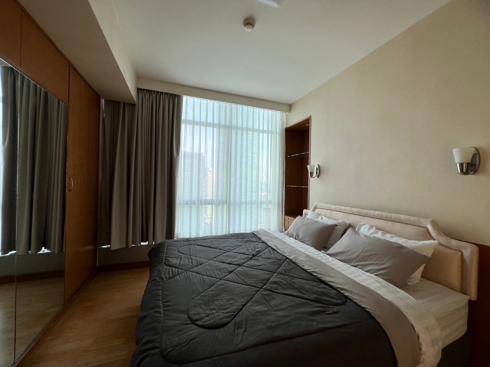 ให้เช่าคอนโดวงเวียนใหญ่ เจริญนคร : High floor river view with balcony, furniture, electrical appliances