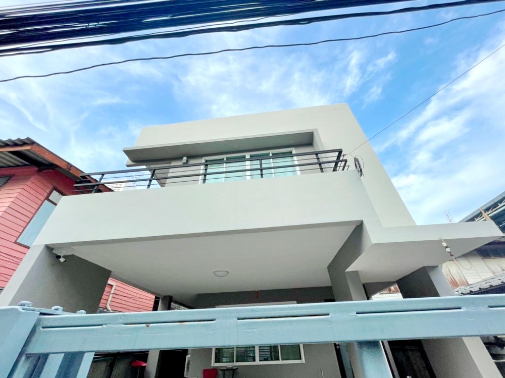 For RentHouseRatchadapisek, Huaikwang, Suttisan : HK0015😊 For RENT 3-story detached house for rent,🚪3 bedrooms🚄near MRT Huai Khwang🔔House area:55.00 sq m.🔔Usable area:350.00 sq m.💲Rent:58,000฿📞O96-9614163✅LineID: @sureresidence
