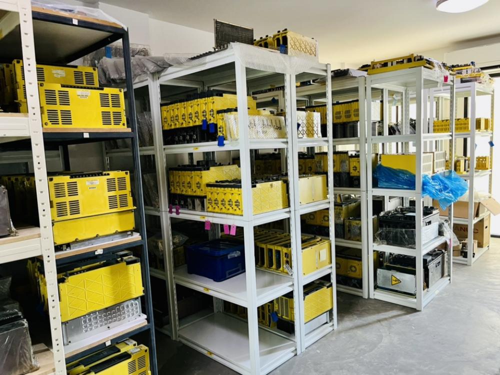 For SaleFactoryLadkrabang, Suwannaphum Airport : Sell ​​stock of spare parts, tools, repair manuals, factory machinery. With the entire customer base, less than half the price, can be sold separately.