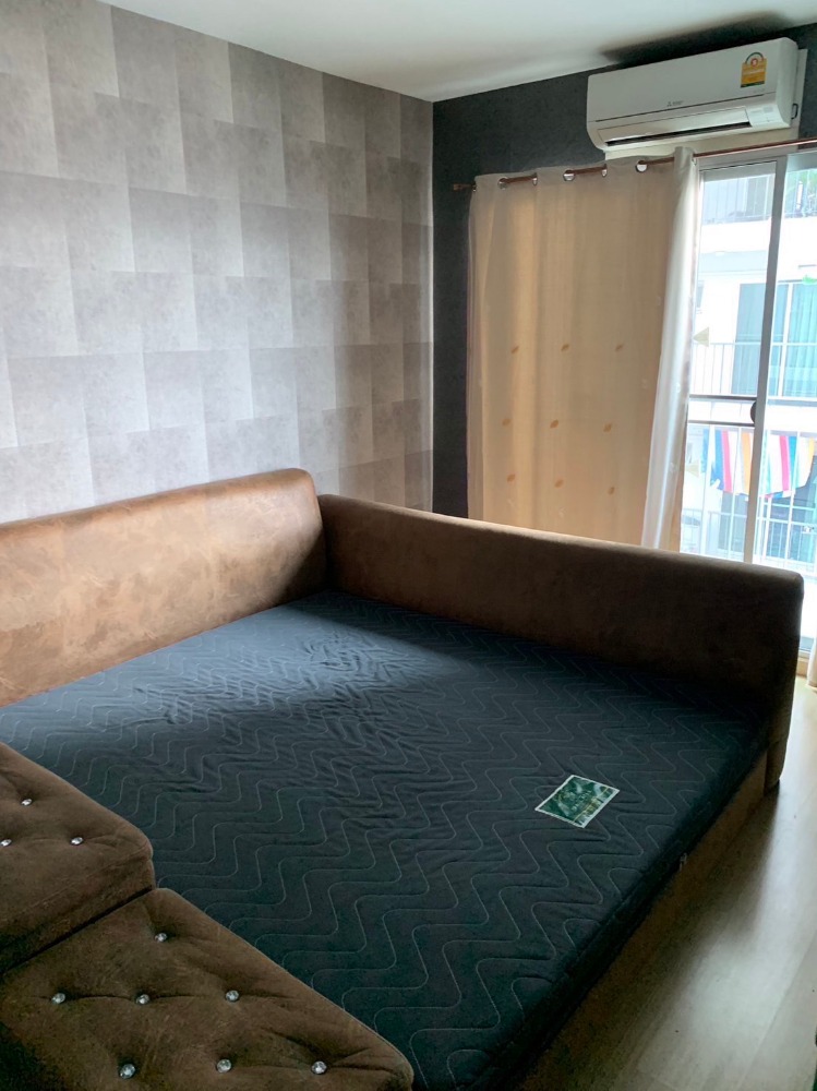 For RentCondoPattanakan, Srinakarin : For rent, The Parkland Srinakarin, 2 bedrooms, 2 bathrooms, 66 sq m, 6th floor, Building E (the largest room in the project), complete furniture and electrical appliances, 14,500 baht, near BTS Sri La Salle.