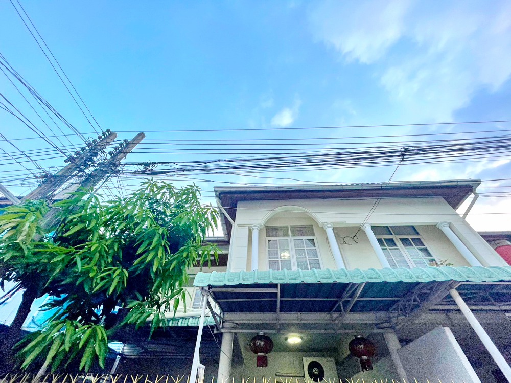 For RentTownhomeRatchadapisek, Huaikwang, Suttisan : HK0042😊 For RENT Townhouse for rent Townhouse Pracharat Bamphen 3 floors, 5 bedrooms 🚄 near MRT Sutthisan House area: 29.00 sq.wa Living space: 200.00 sq.m. Rent: 27,000฿📞O99- 5919653,O65-9423251✅LineID:@sureresidence