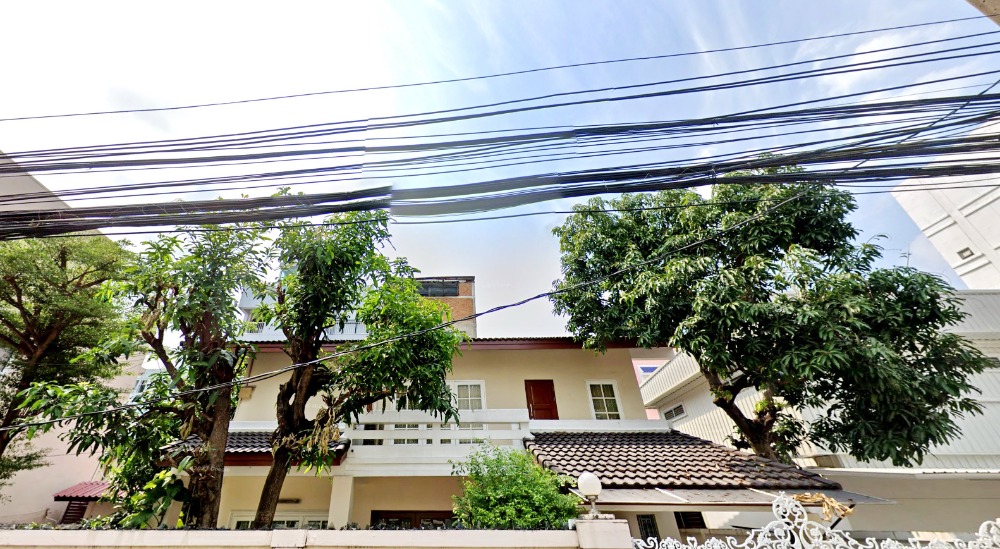 ให้เช่าบ้านรัชดา ห้วยขวาง : HK0054😊0 For RENT ให้เช่า บ้านเดี่ยว 2 ชั้น,🚪2 ห้องนอน🚄ใกล้ MRT ห้วยขวาง🔔พื้นที่บ้าน:35.00ตร.วา🔔พื้นที่ใช้สอย:130.00ตร.ม.💲เช่า:52,000฿📞O99-5919653,O65-9423251✅LineID:@sureresidence