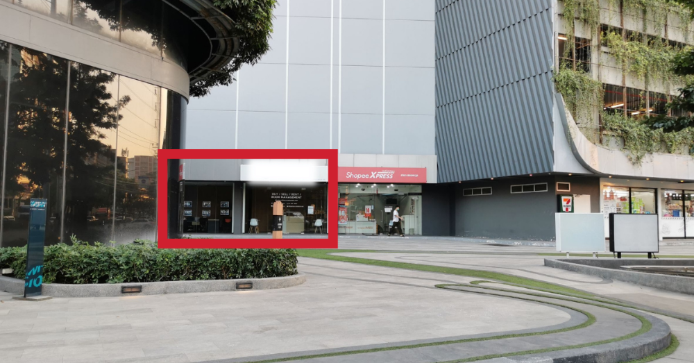 For RentShop HouseBangna, Bearing, Lasalle : shop for rent Area in front of the IDEO O2 building, size 36.12 sq m. #HI1130
