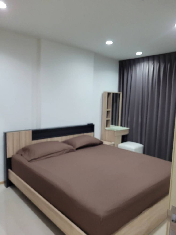 For RentCondoRama9, Petchburi, RCA : TB9R186 The Base Rama 9, 2 bedrooms, 49 sq m., 9th floor, fully furnished, 22,500 baht 081-904-4692