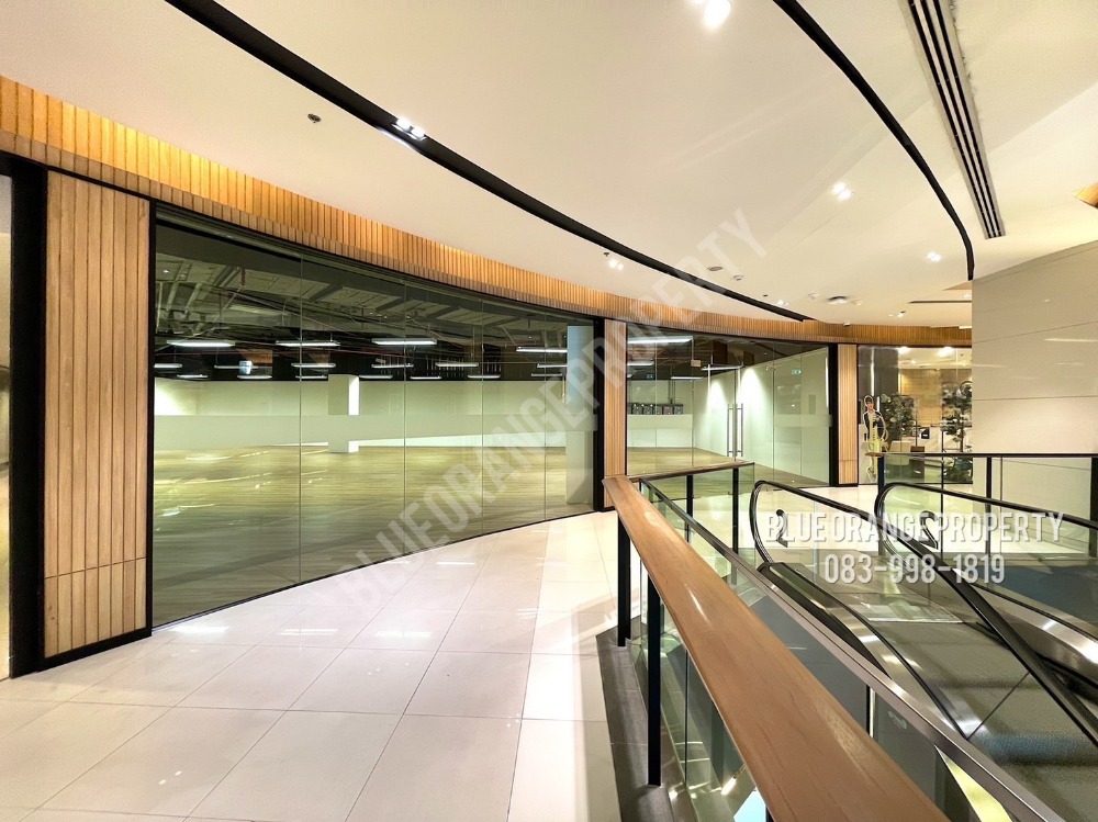 For RentRetail SpaceRatchadapisek, Huaikwang, Suttisan : Space for rent to open a restaurant / cafe / business in an office building in the heart of Ratchada