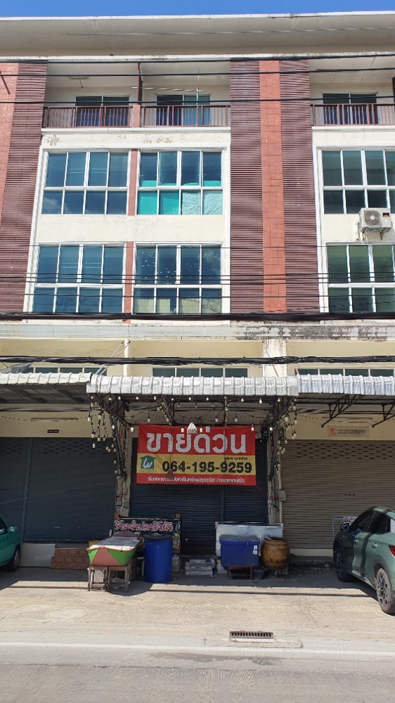 ขายอาคารพาณิชย์พระราม 5 ราชพฤกษ์ บางกรวย : ขายด่วน!!! อาคารพาณิชย์ 4.5 ชั้น ถนนบางกรวย-จงถนอม ทำเลดีเหมาะลงทุน