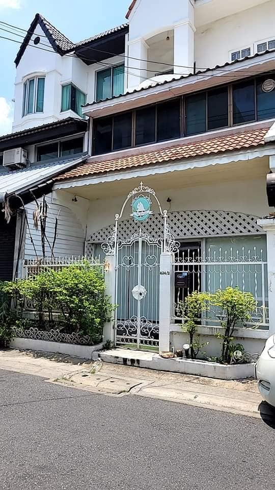 For RentHouseRatchadapisek, Huaikwang, Suttisan : HK0059😊 For RENT ให้เช่า บ้านเดี่ยว Single House 2 ชั้น,🚪4 ห้องนอน🚄ใกล้ MRT สุทธิสาร🔔พื้นที่บ้าน:62.00ตร.วา🔔พื้นที่ใช้สอย:440.00ตร.ม.💲เช่า:30,000฿📞O99-5919653,O65-9423251✅LineID:@sureresidence